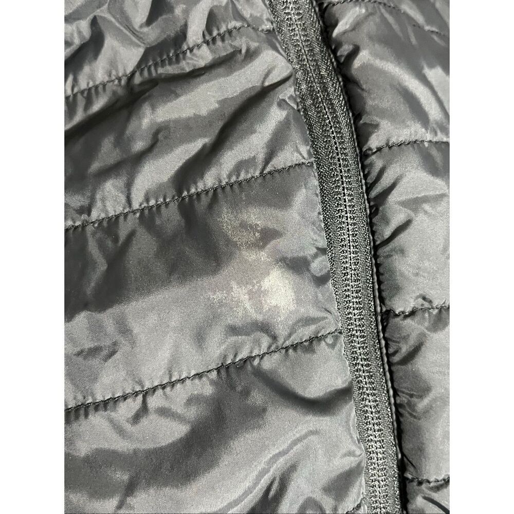 Carhartt Men's Gilliam Lightweight Water Resistant Insulated Vest - Picture 7 of 7